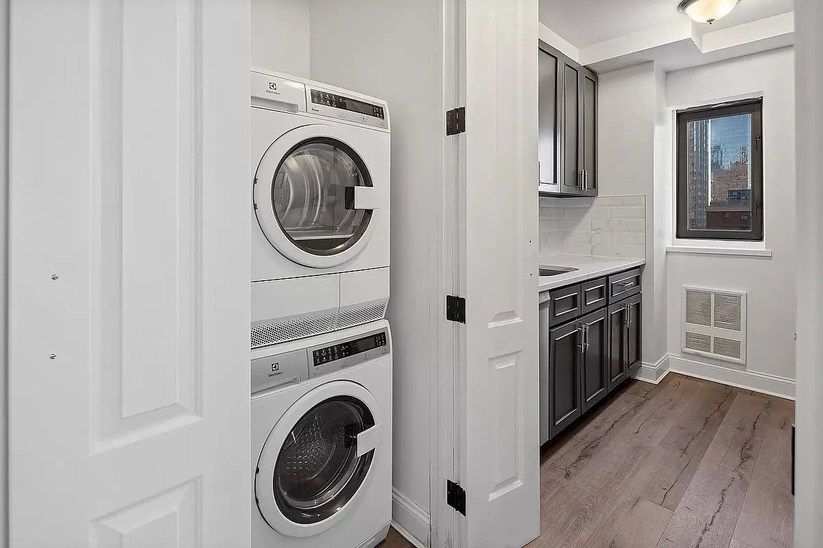 161 W 61st Street Apt 11C