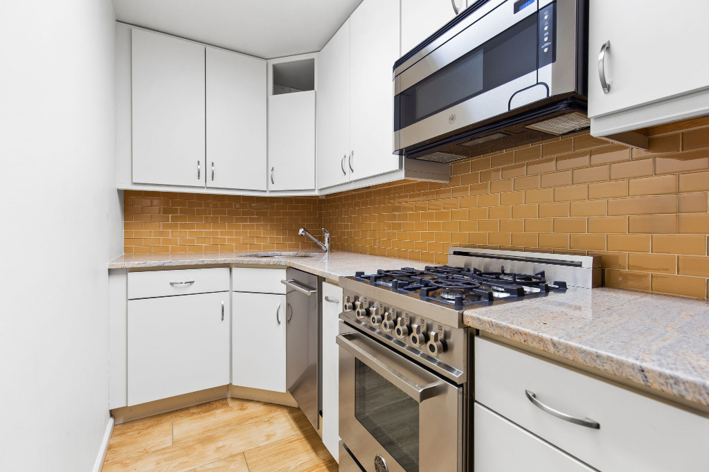 186 W 80th Street 4A
