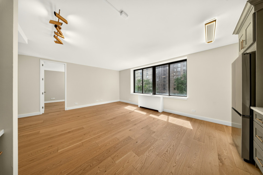 161 W 61st Street 4H