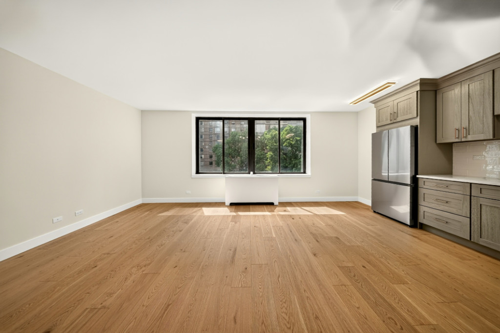 161 W 61st Street 4H