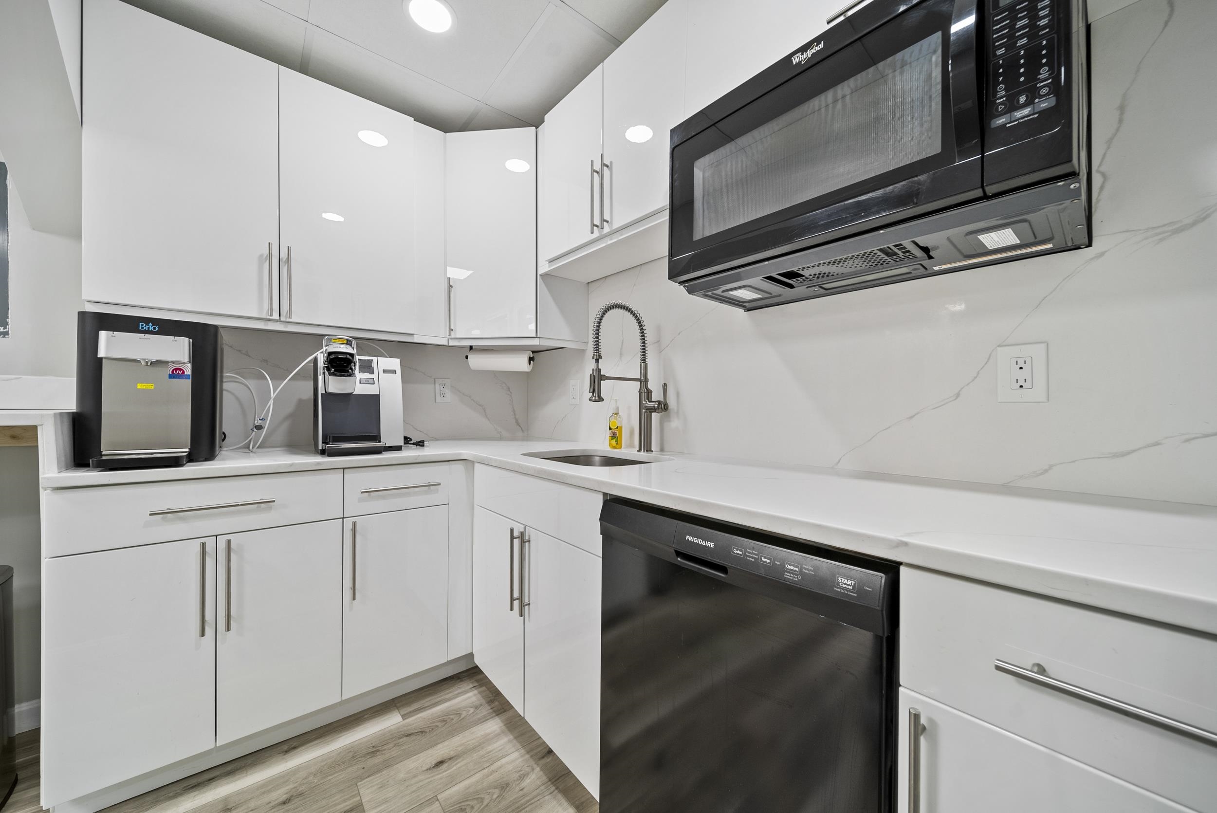 75 Gilcreast Road Unit: 3306