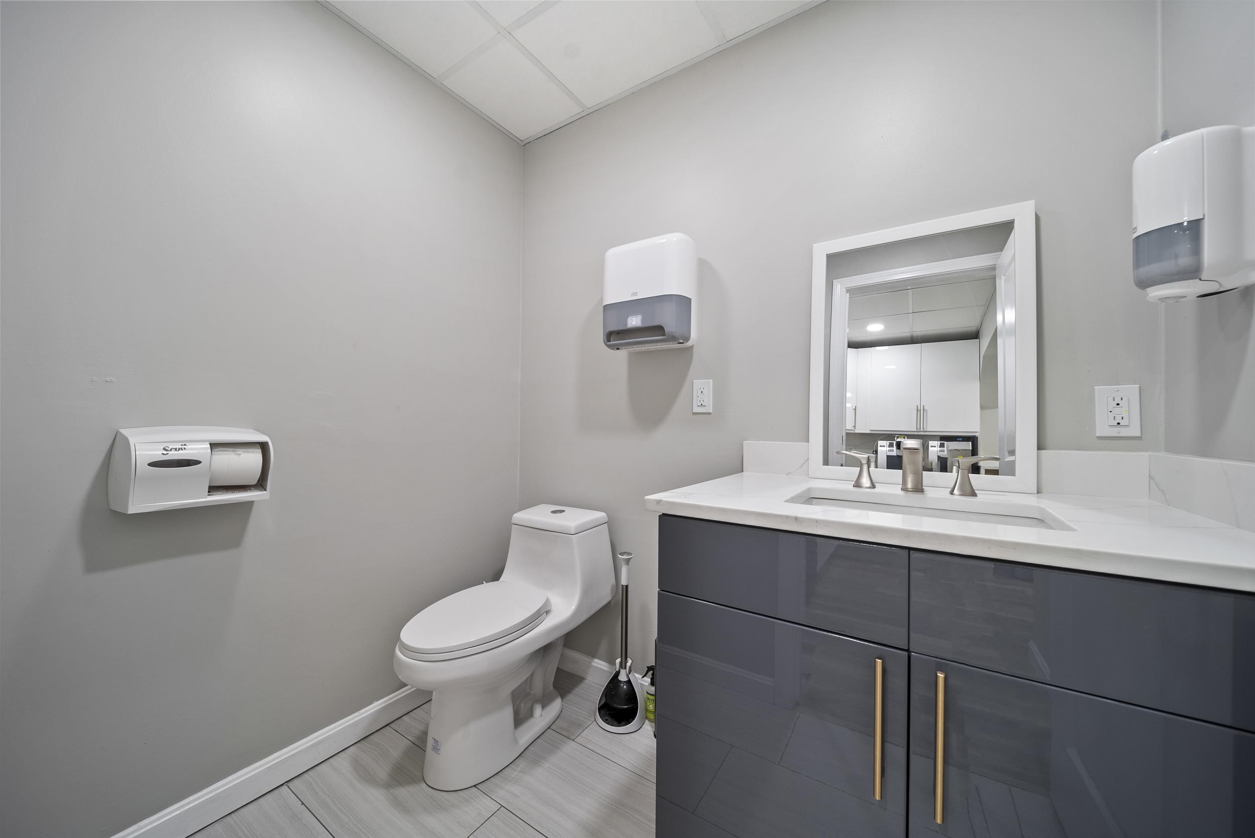 75 Gilcreast Road Unit: Suite 200