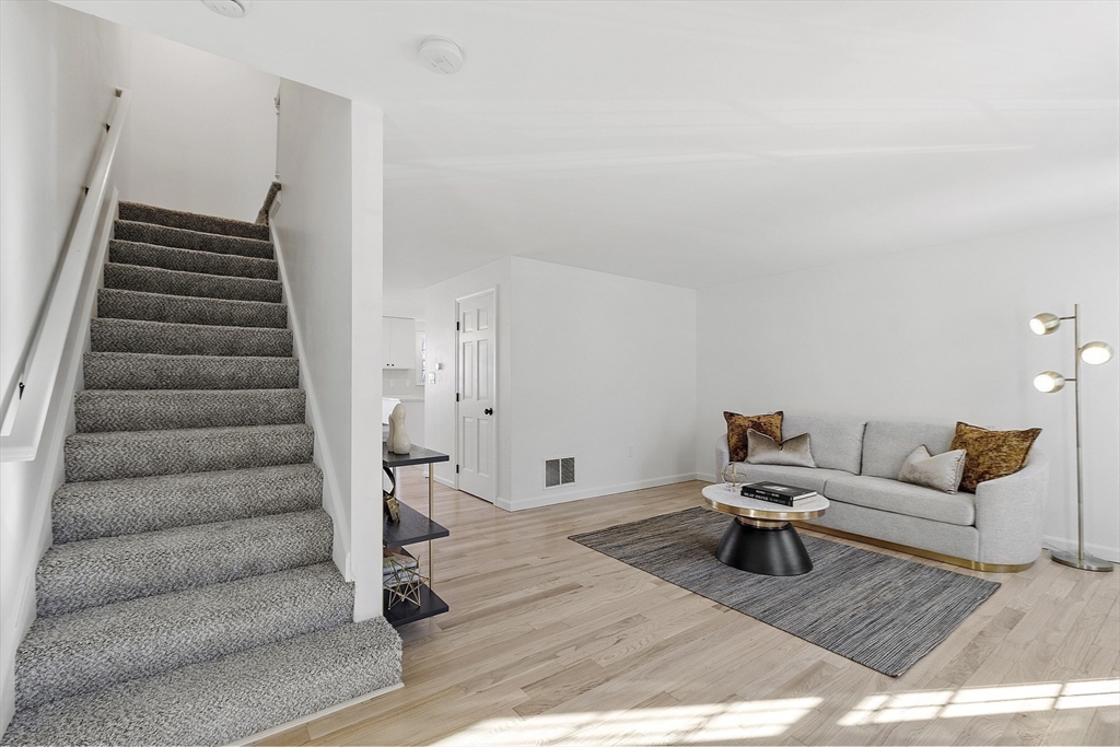 78 Swan Street # 213