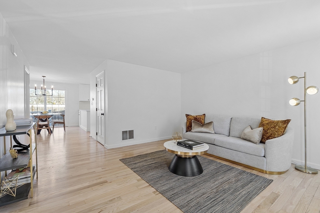 78 Swan Street # 213