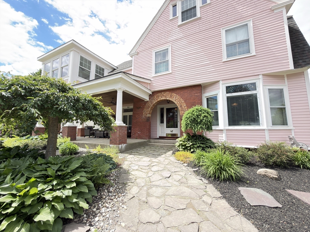 47 Salem St