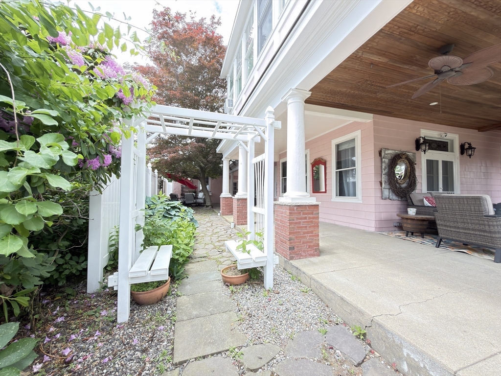 47 Salem St