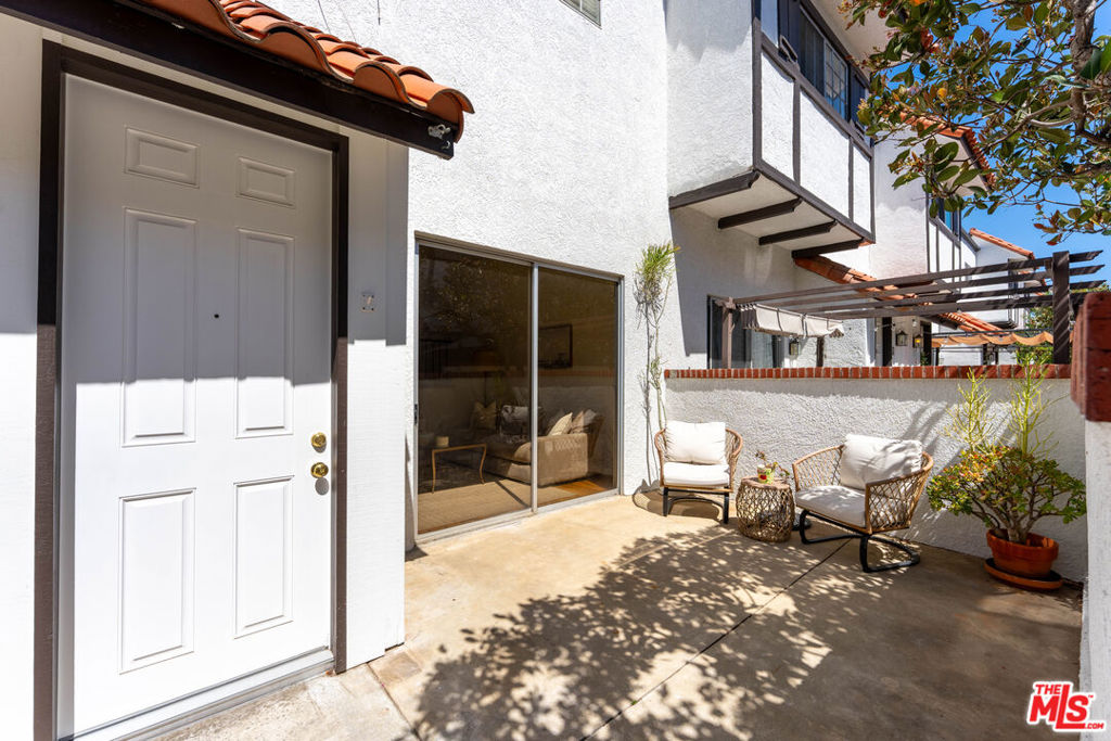 10030 Owensmouth Avenue 67