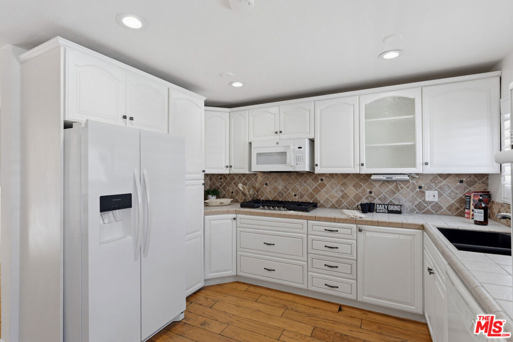 10030 Owensmouth Avenue 67