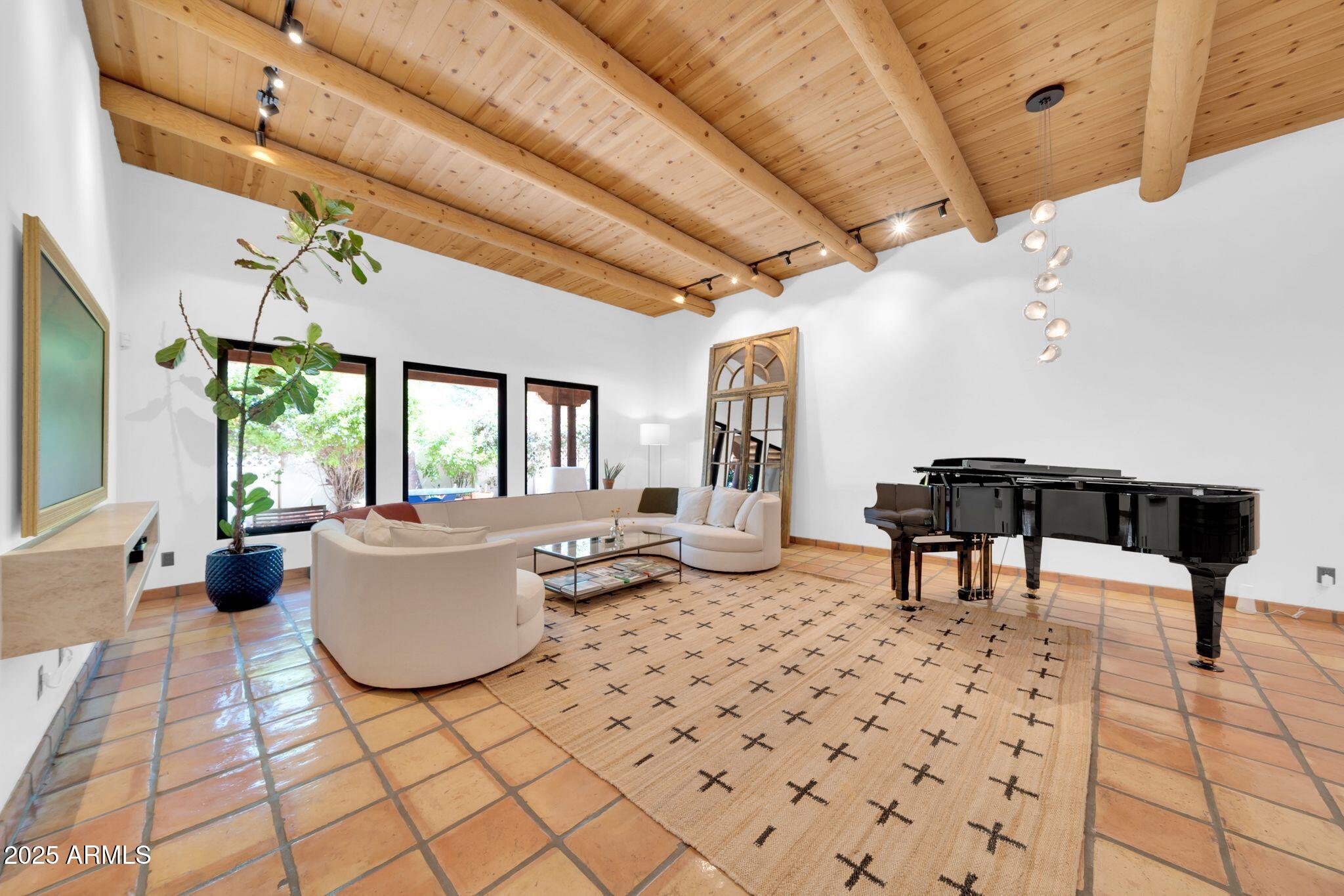 110 E Concorda Drive