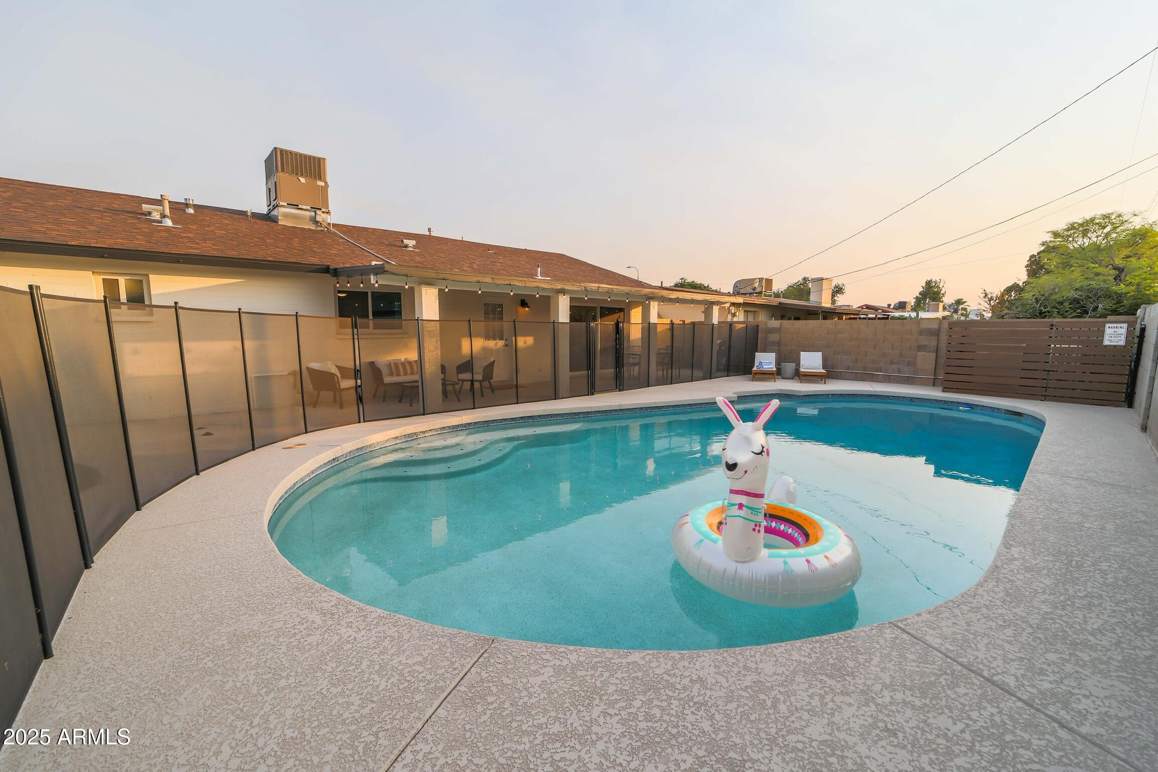 1224 E Alameda Drive
