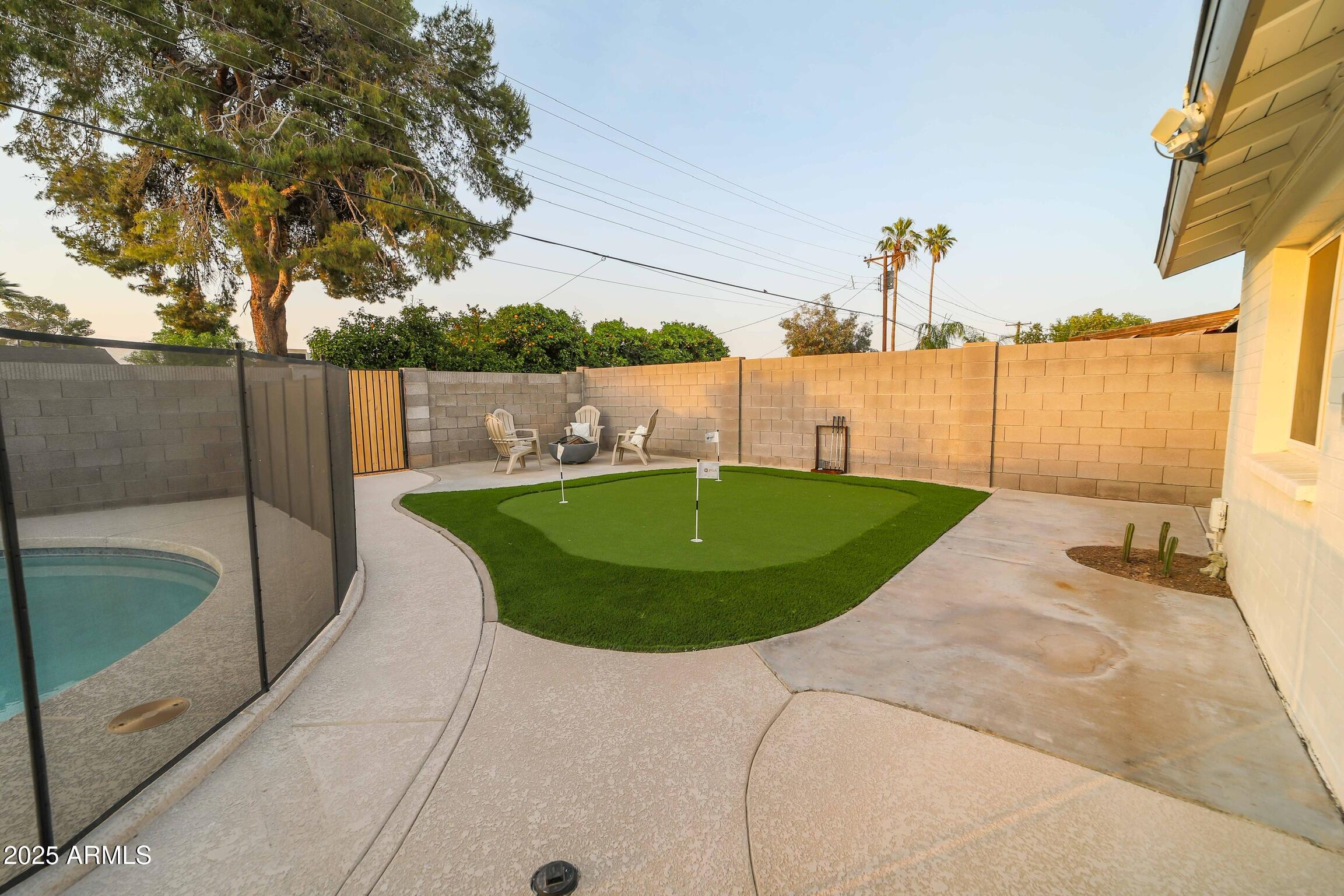 1224 E Alameda Drive
