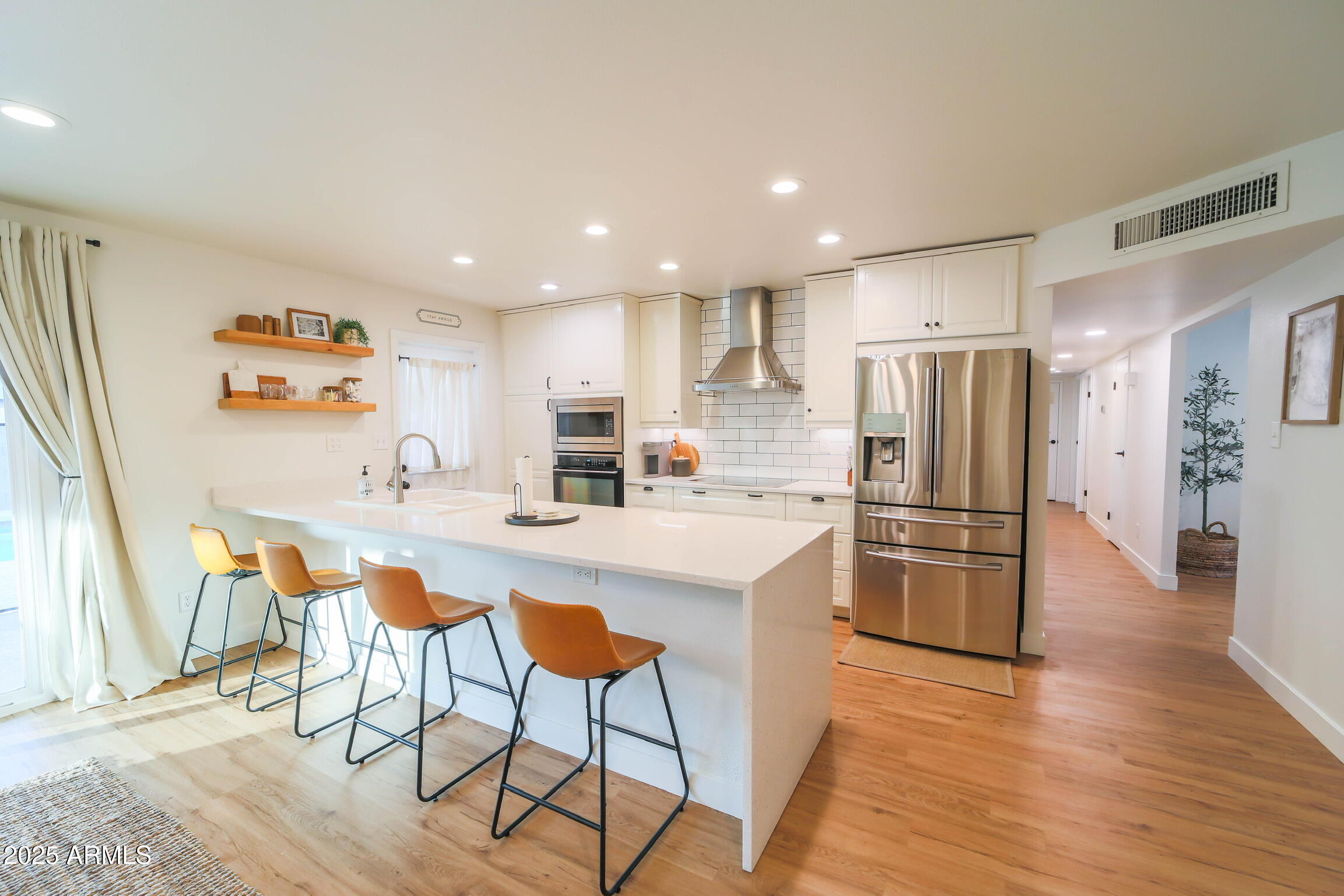 1224 E Alameda Drive