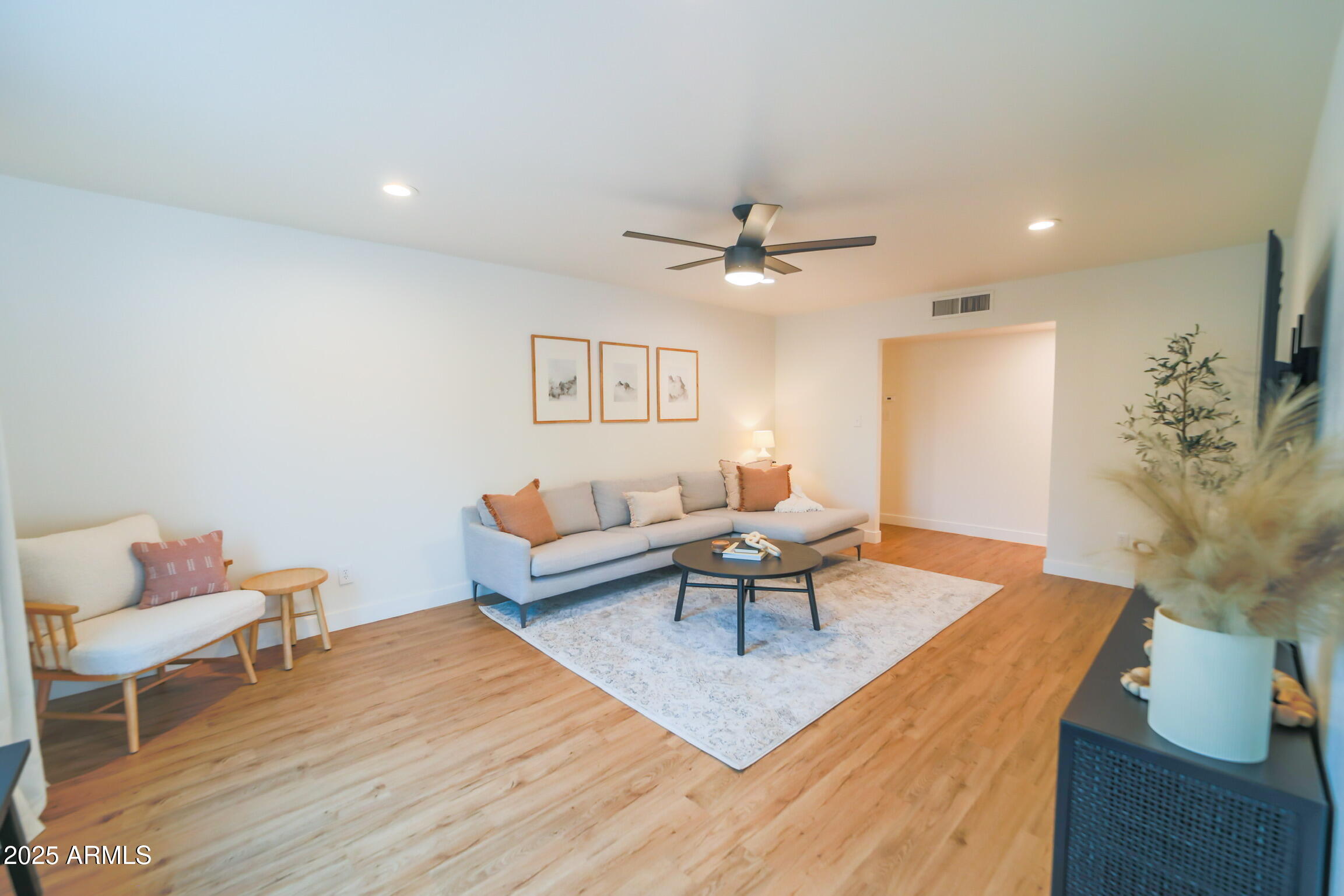 1224 E Alameda Drive