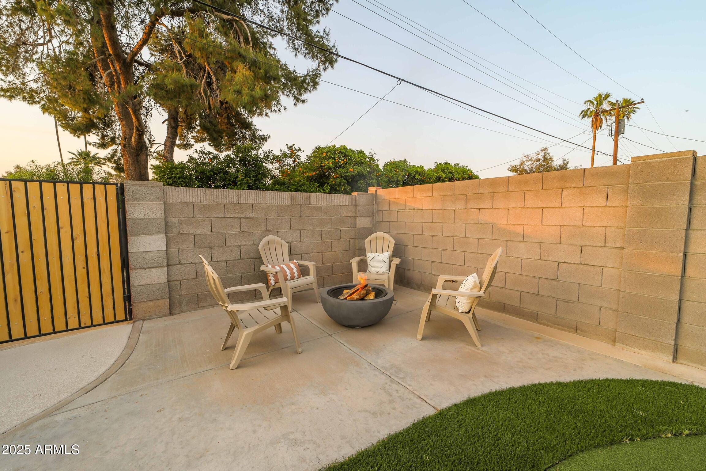 1224 E Alameda Drive