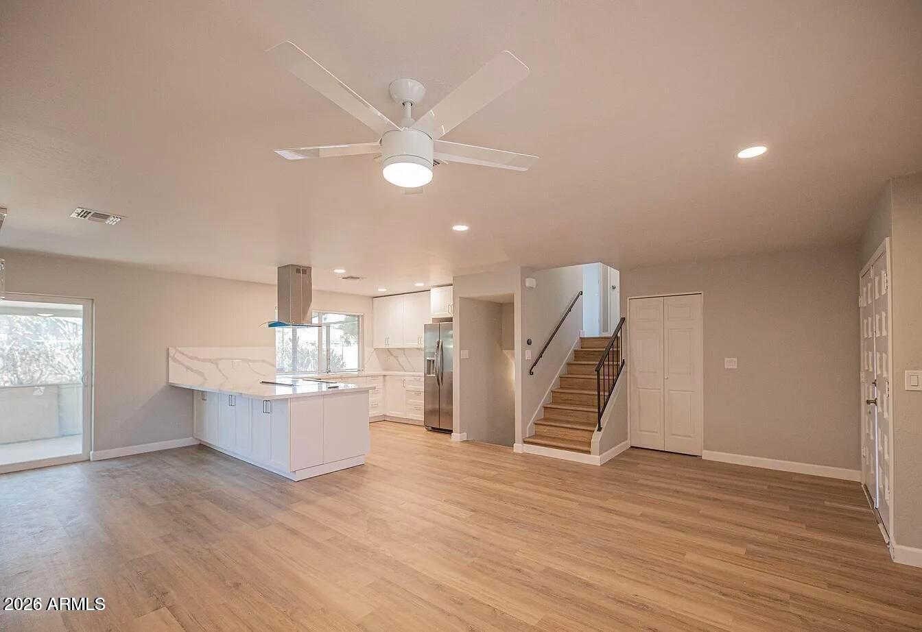 1646 E HERMOSA Drive