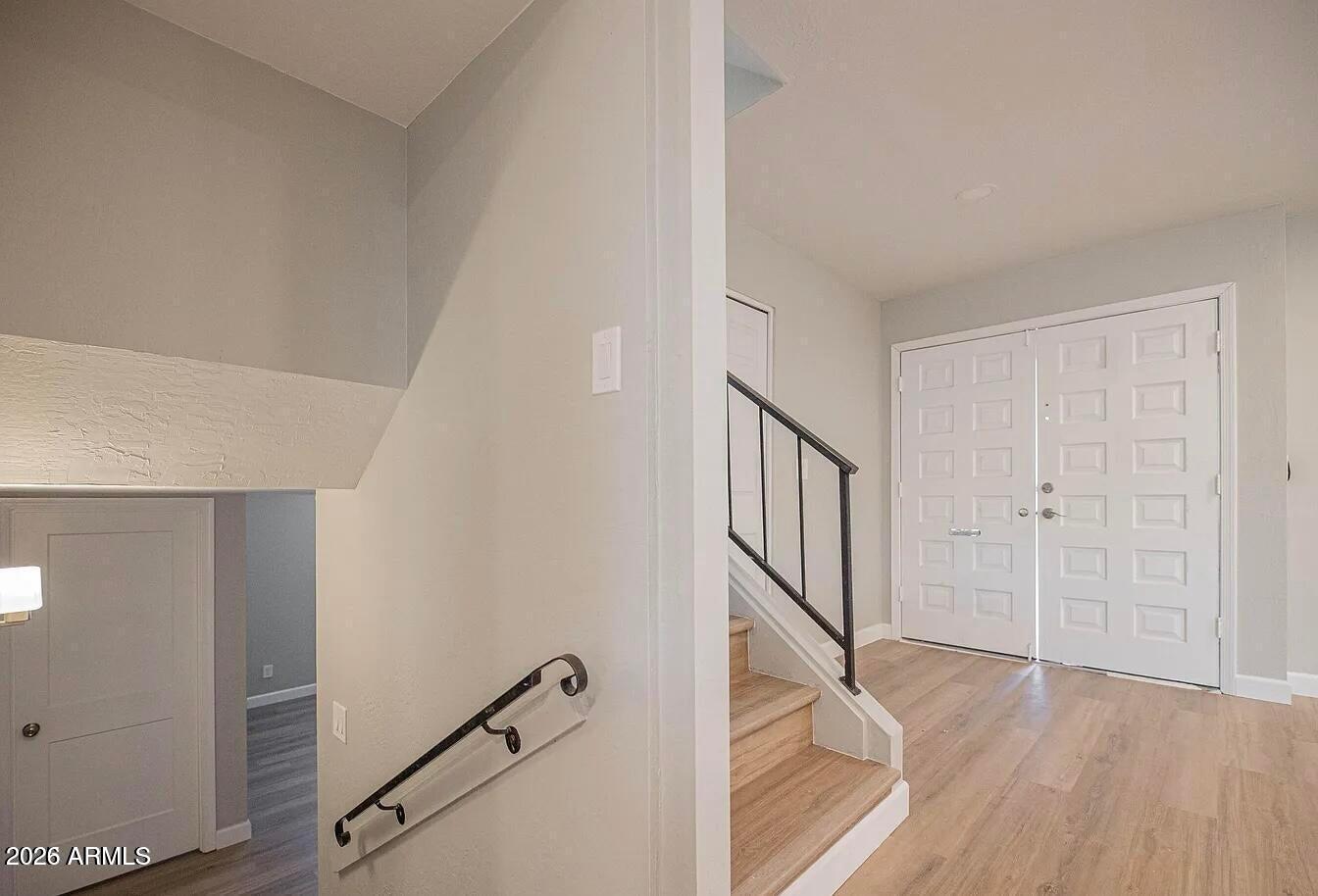 1646 E HERMOSA Drive