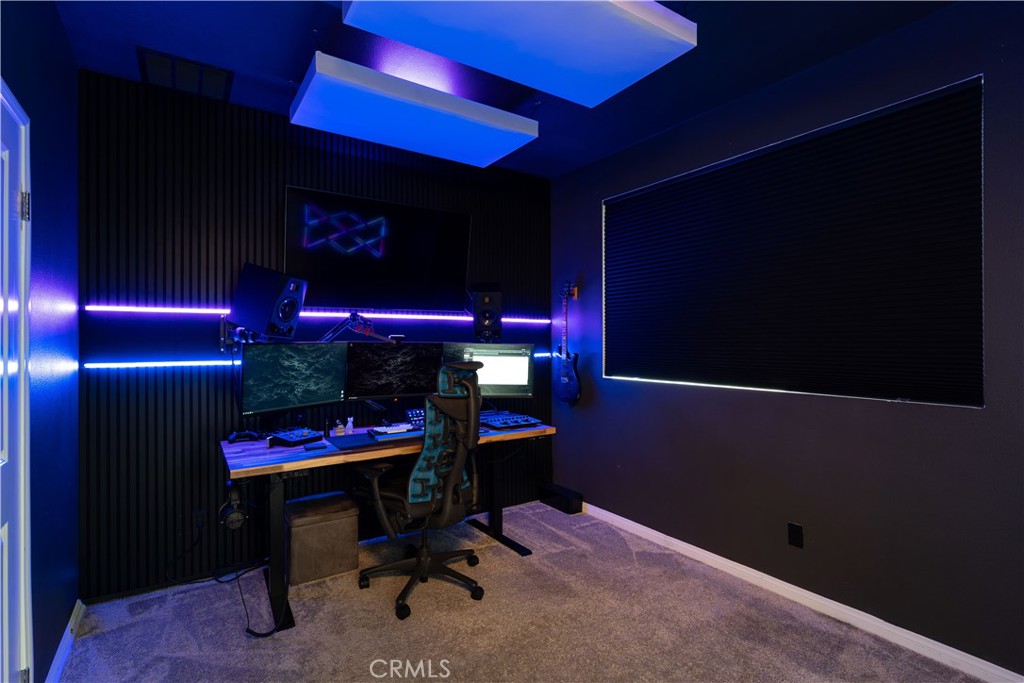 8408 N Fresco