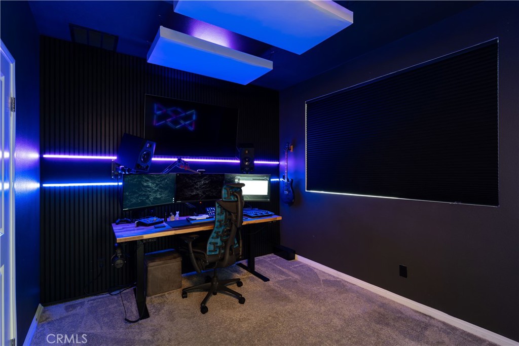 8408 N Fresco