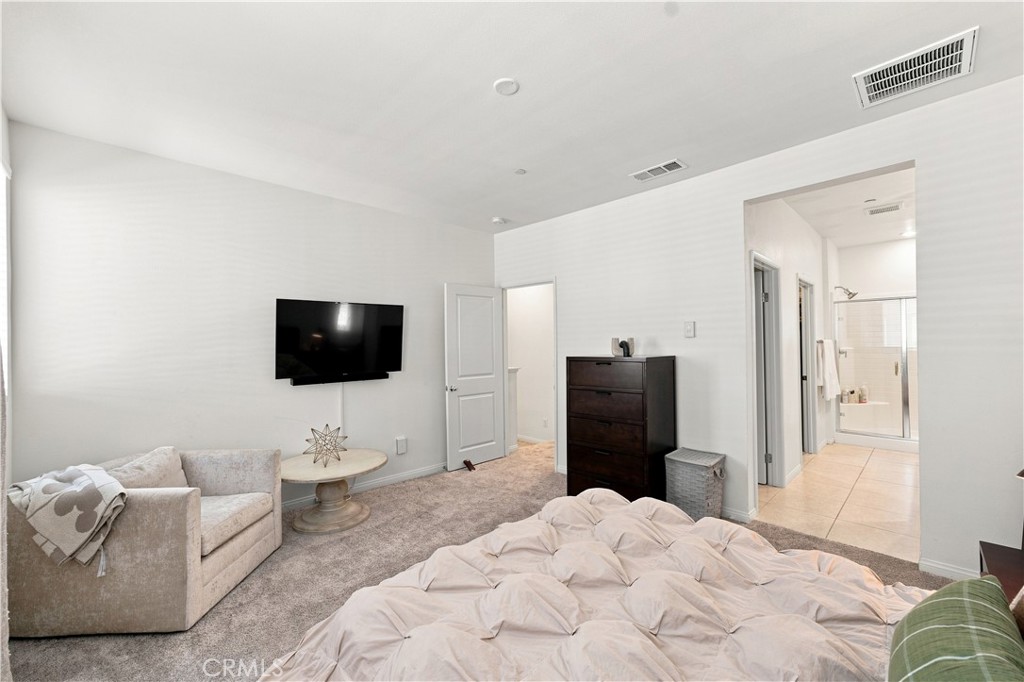 8408 N Fresco