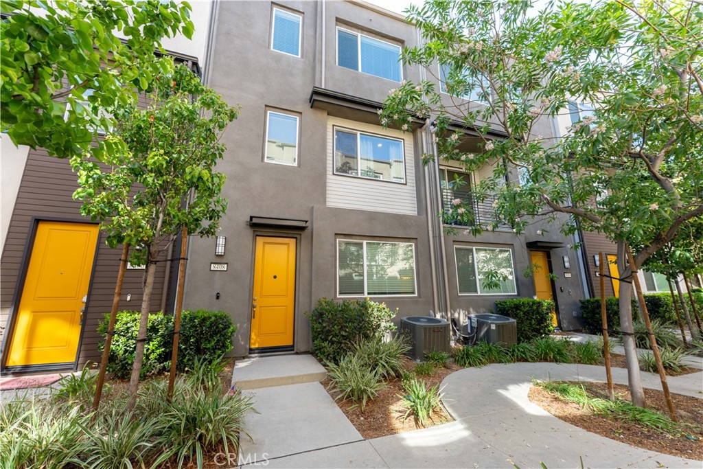 8408 N Fresco