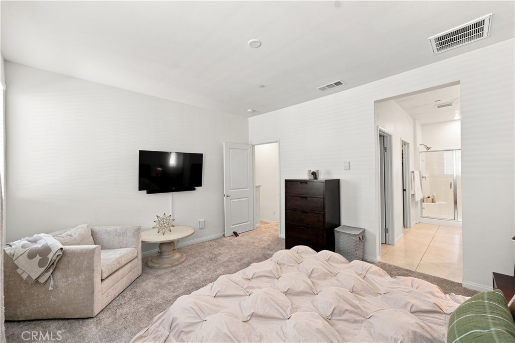 8408 N Fresco