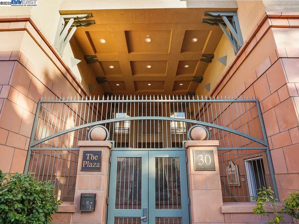 30 E Julian St # 217