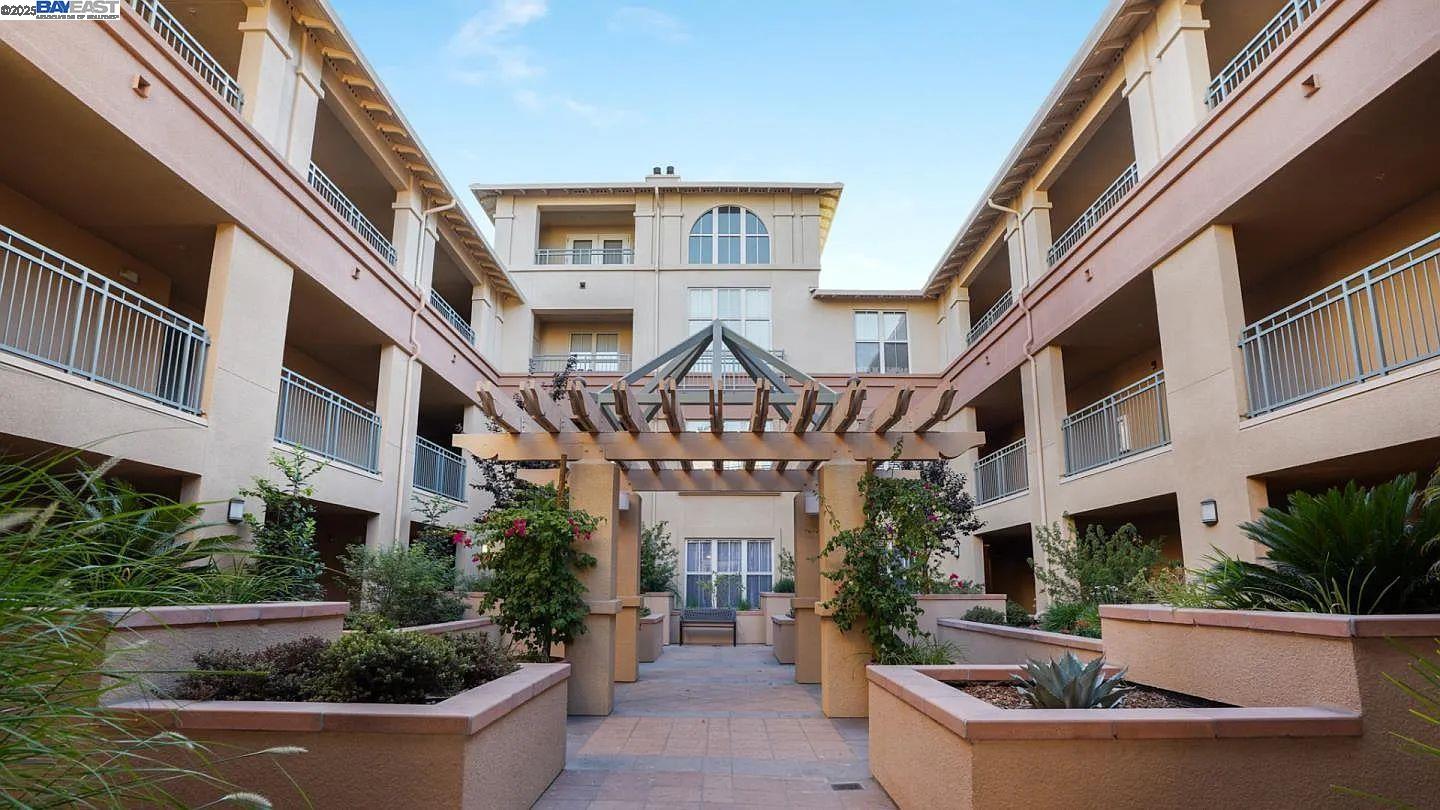 30 E Julian St # 217