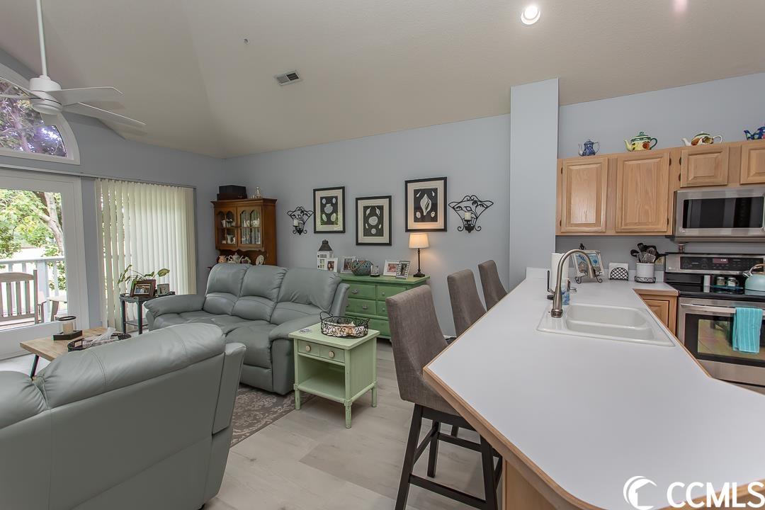 1221 Tidewater Dr. Unit: 822