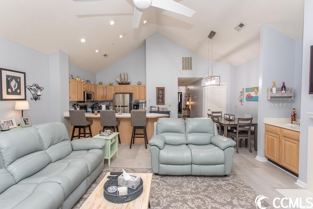 1221 Tidewater Dr. Unit: 822