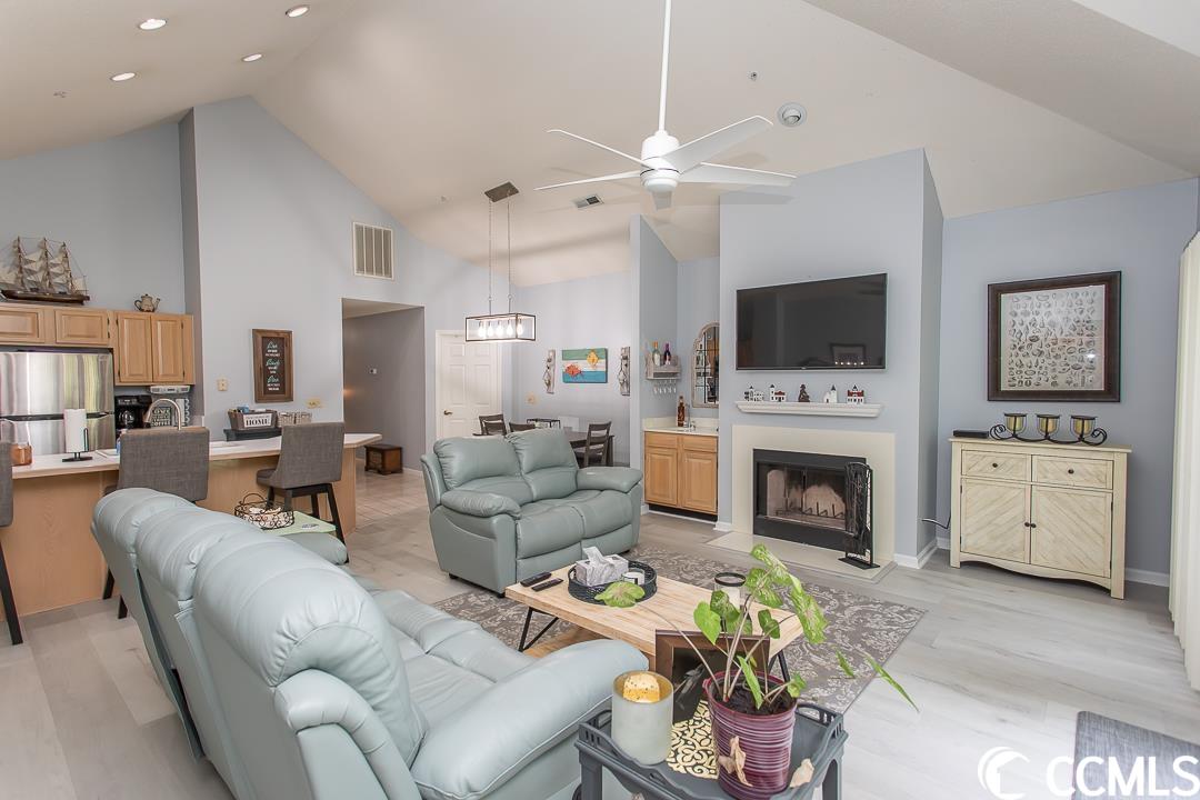 1221 Tidewater Dr. Unit: 822