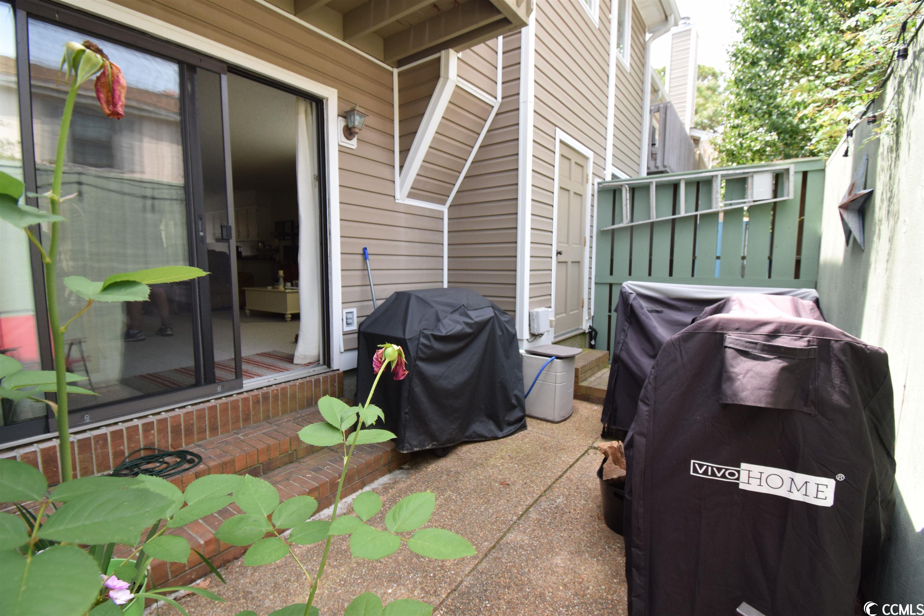 405 77th Ave. N Unit: 10