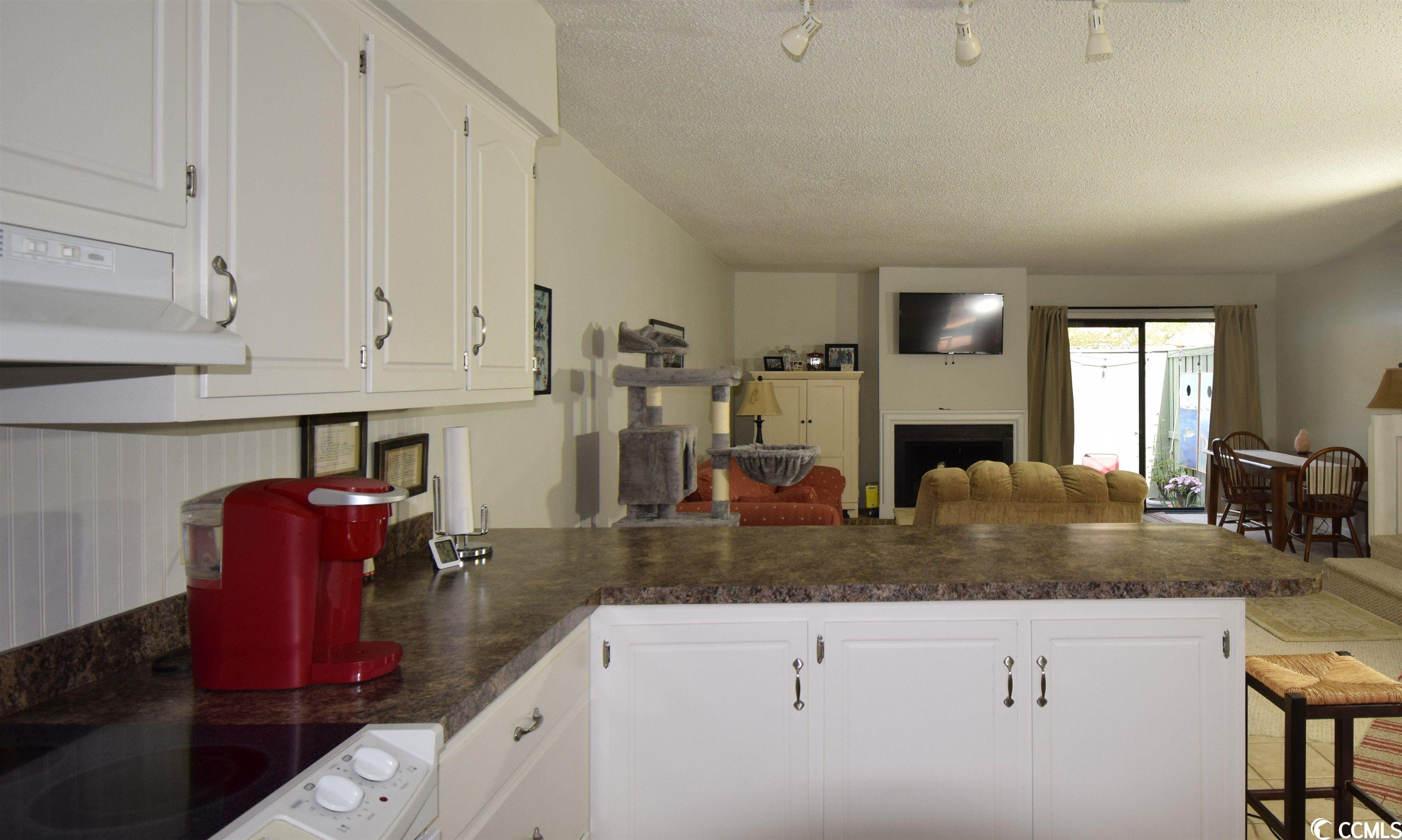 405 77th Ave. N Unit: 10