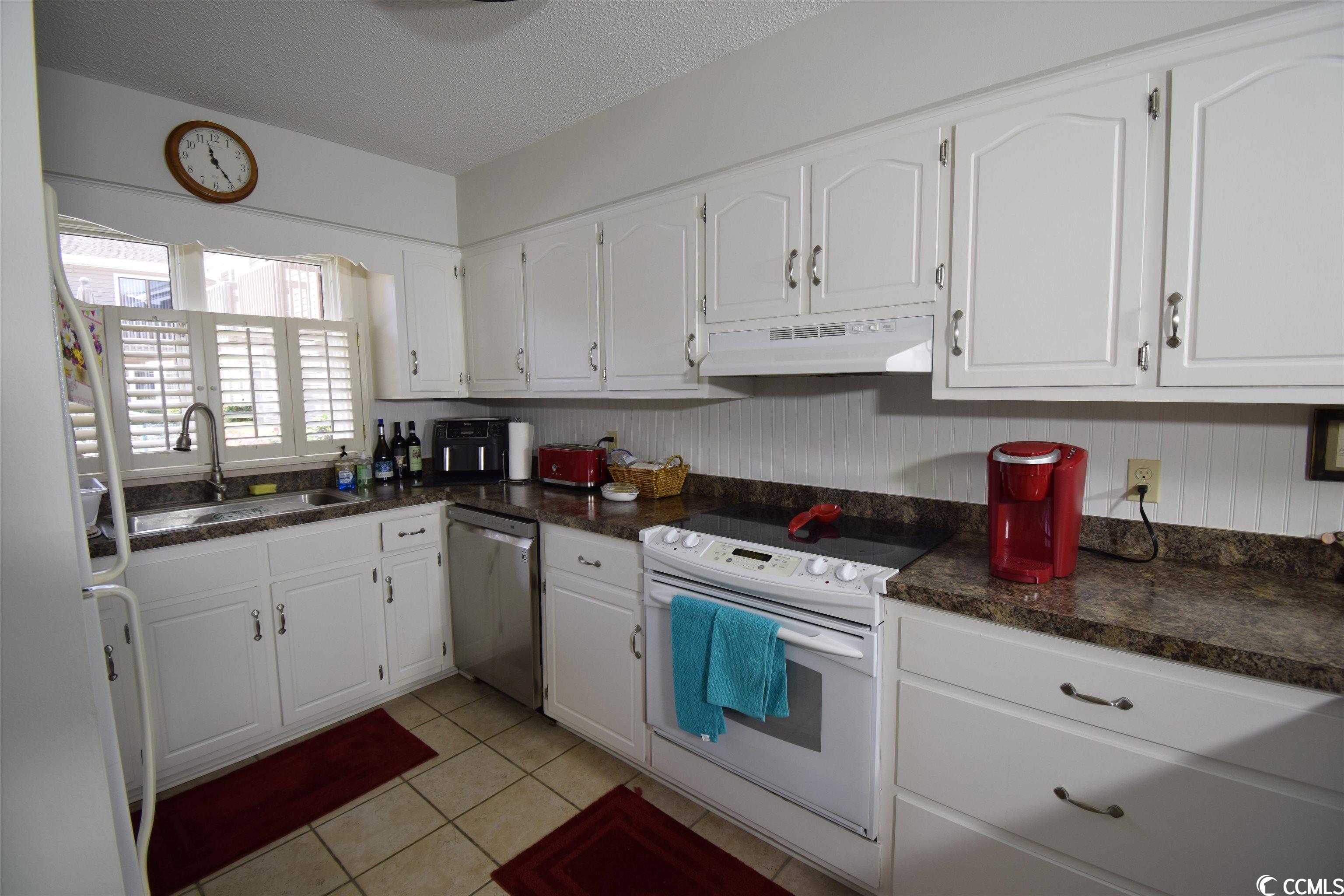 405 77th Ave. N Unit: 10