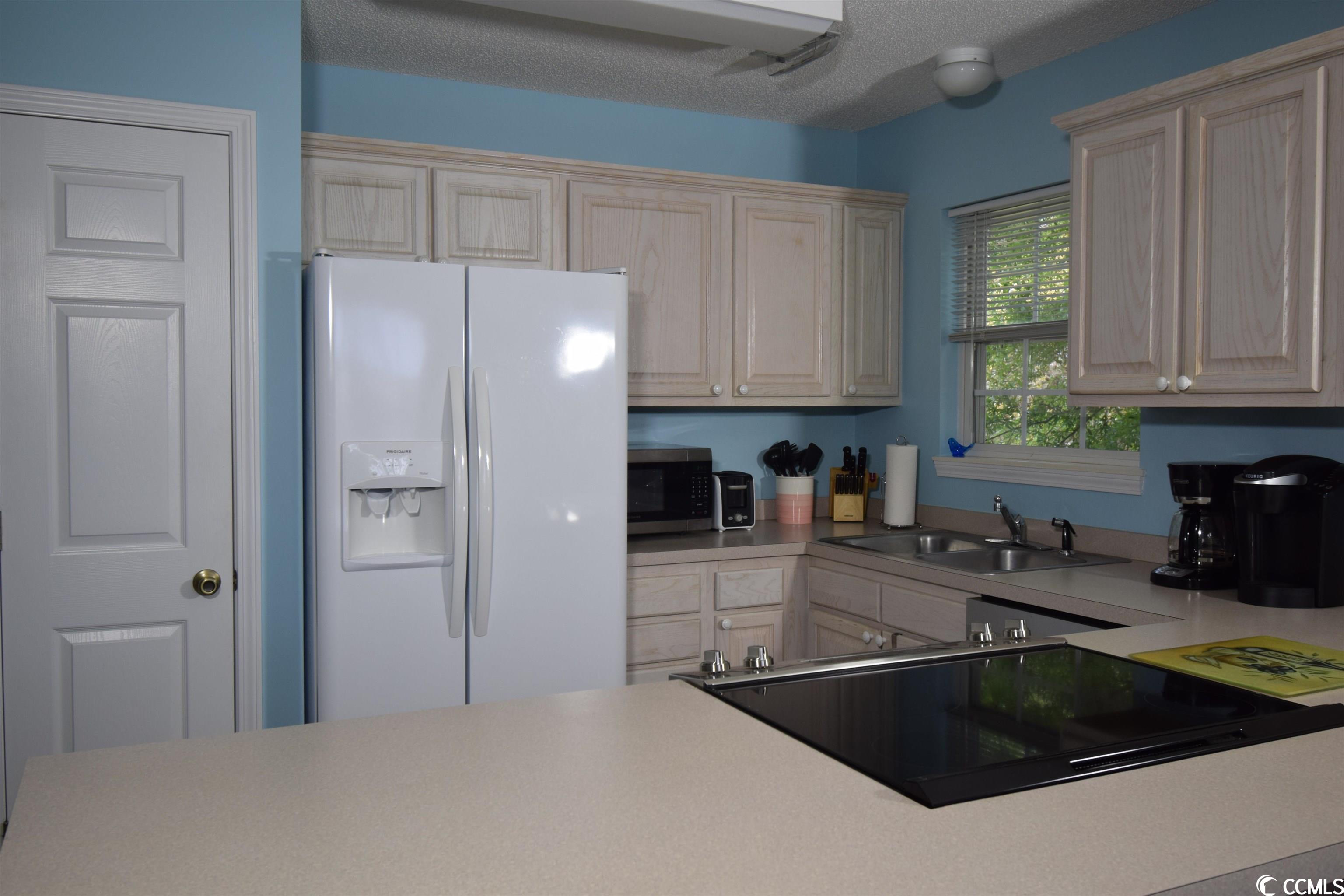 312 S Willow Dr. Unit: 3