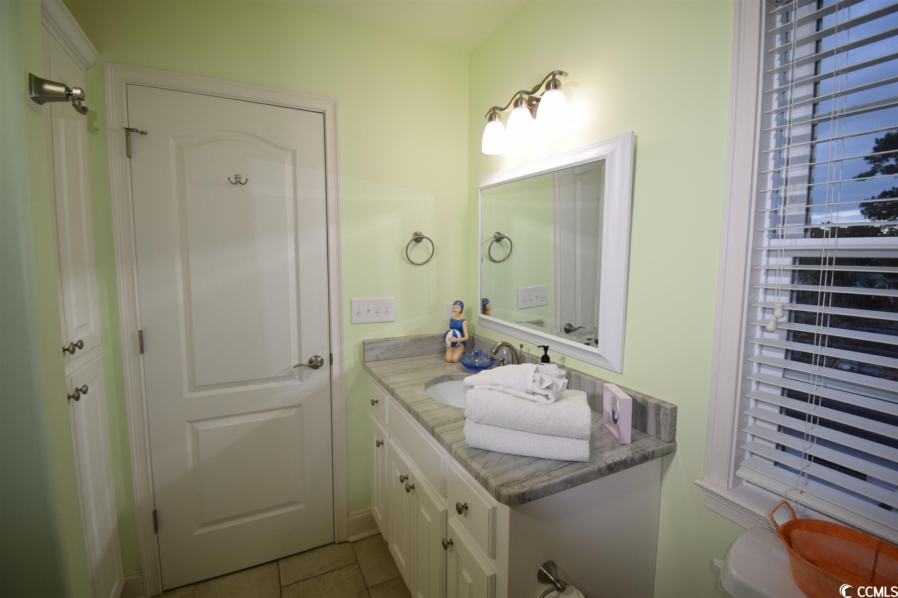 6001 S Kings Highway