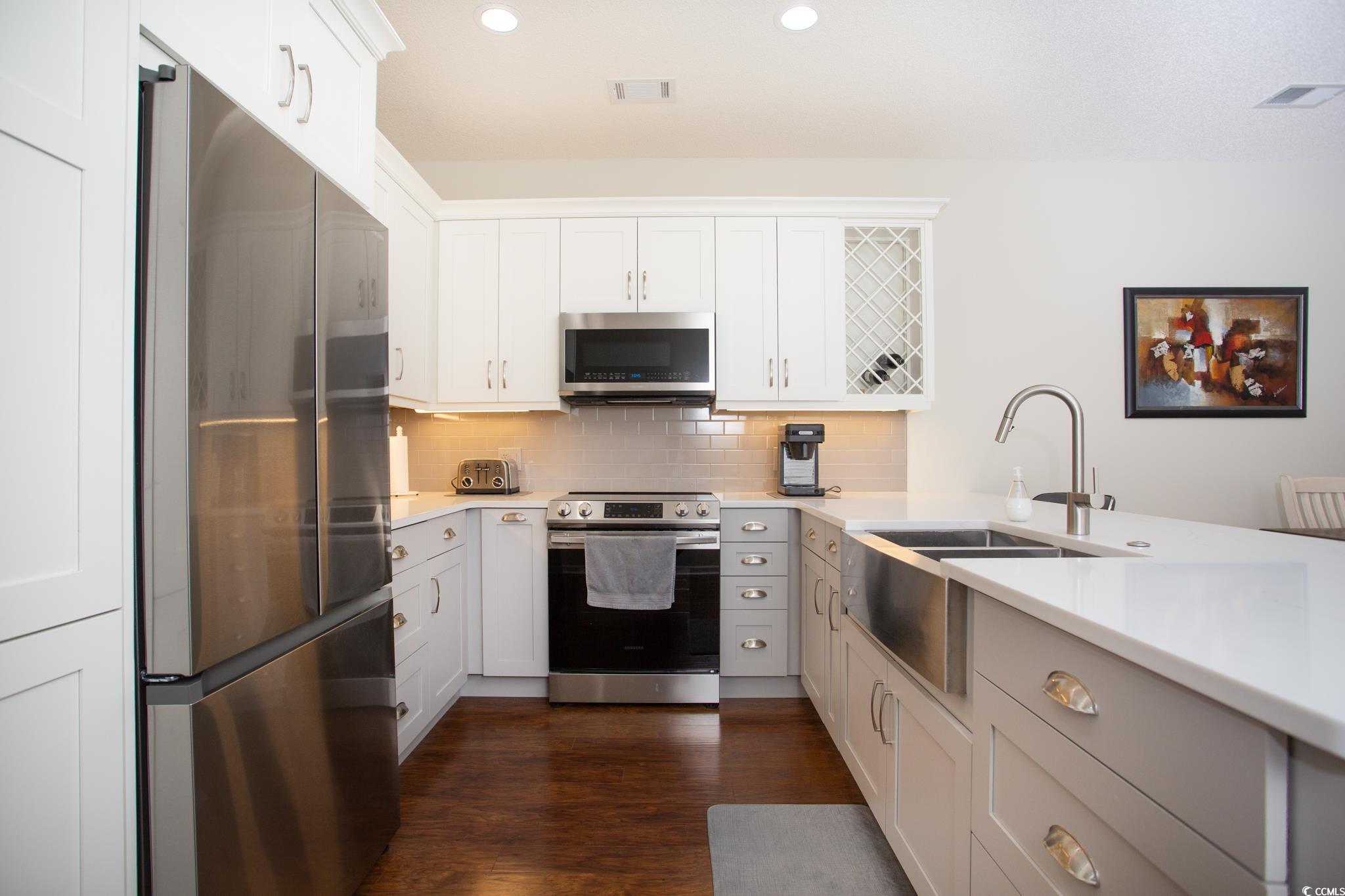 200 Wild Rye Pl. Unit: 1404