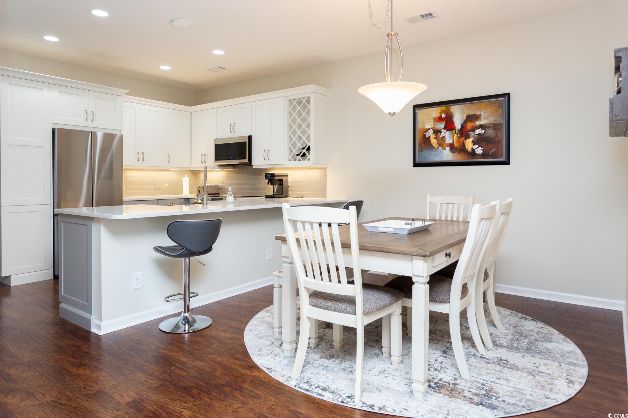 200 Wild Rye Pl. Unit: 1404