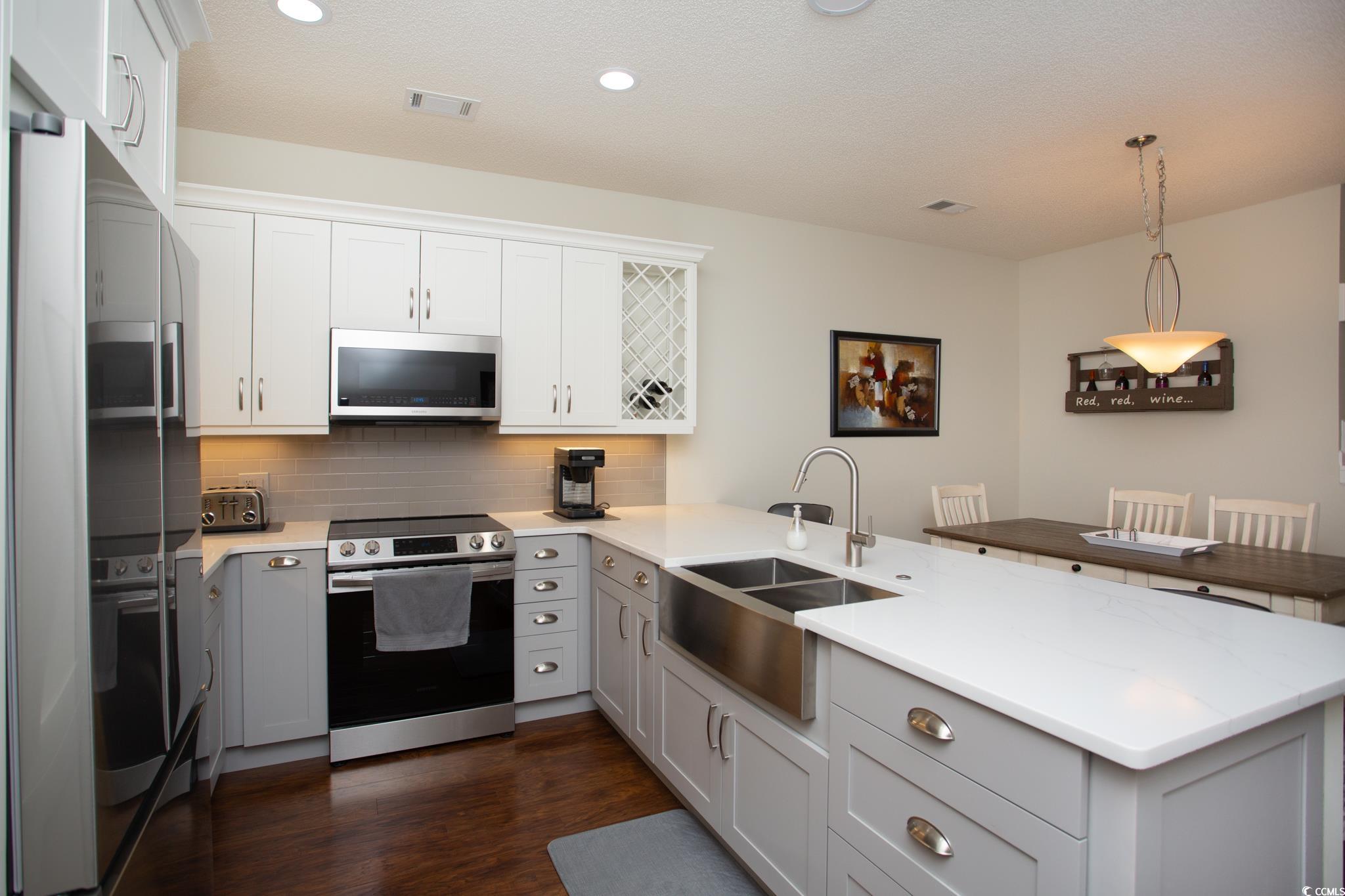 200 Wild Rye Pl. Unit: 1404