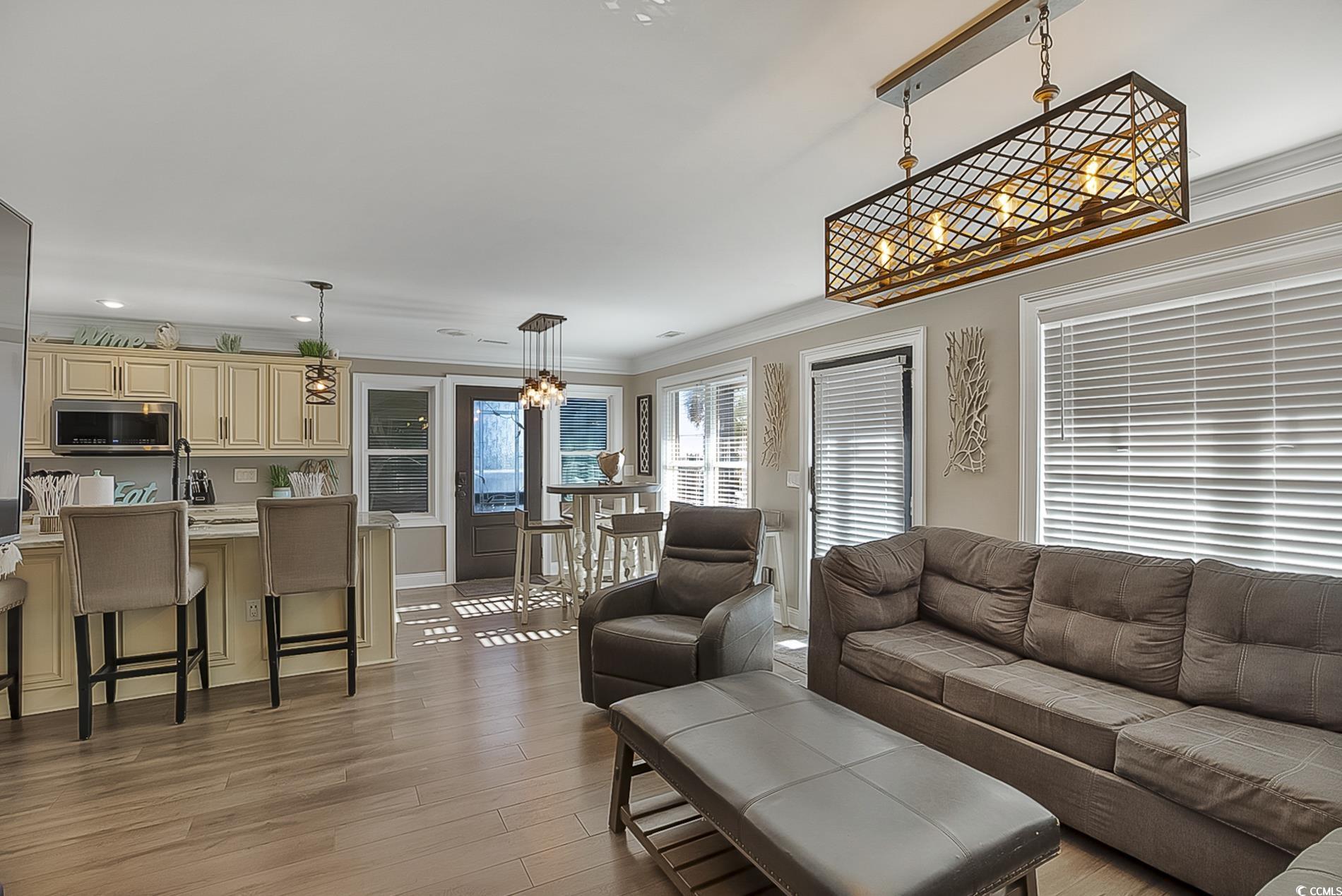 6001 South Kings Hwy.