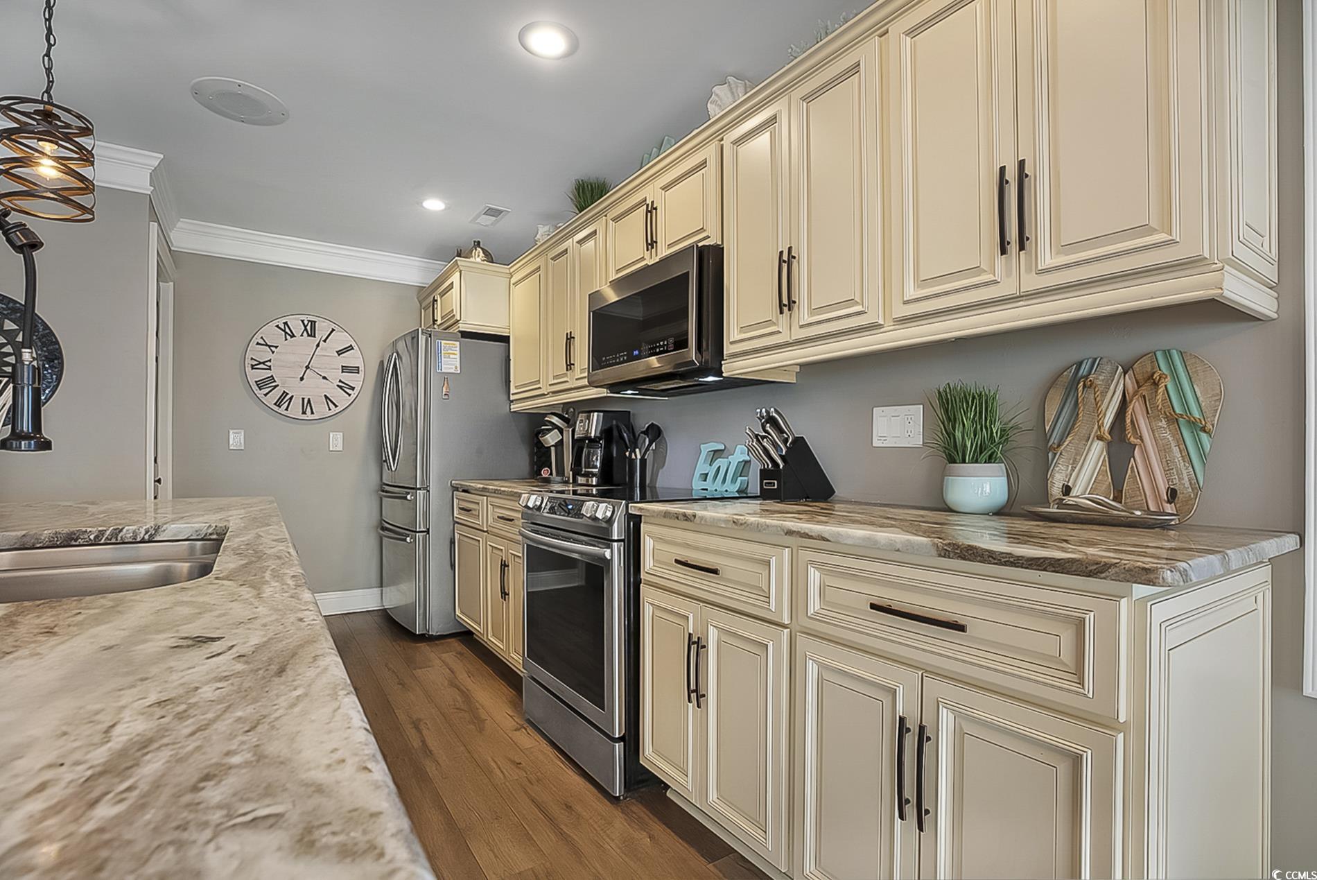 6001 South Kings Hwy.