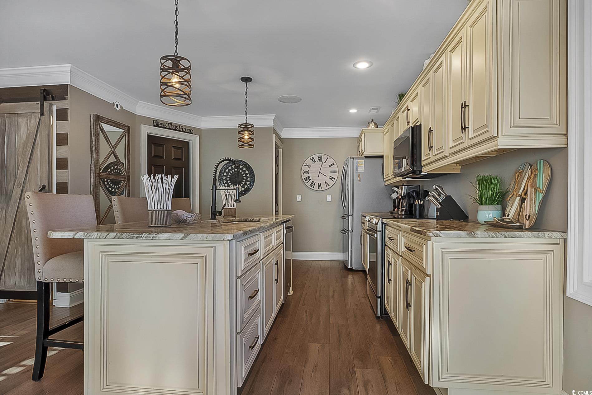 6001 South Kings Hwy.