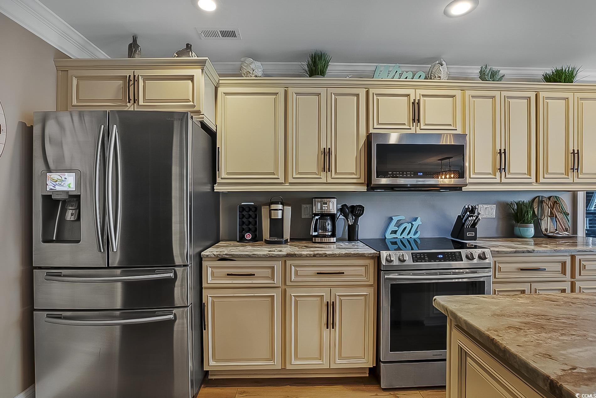 6001 South Kings Hwy.