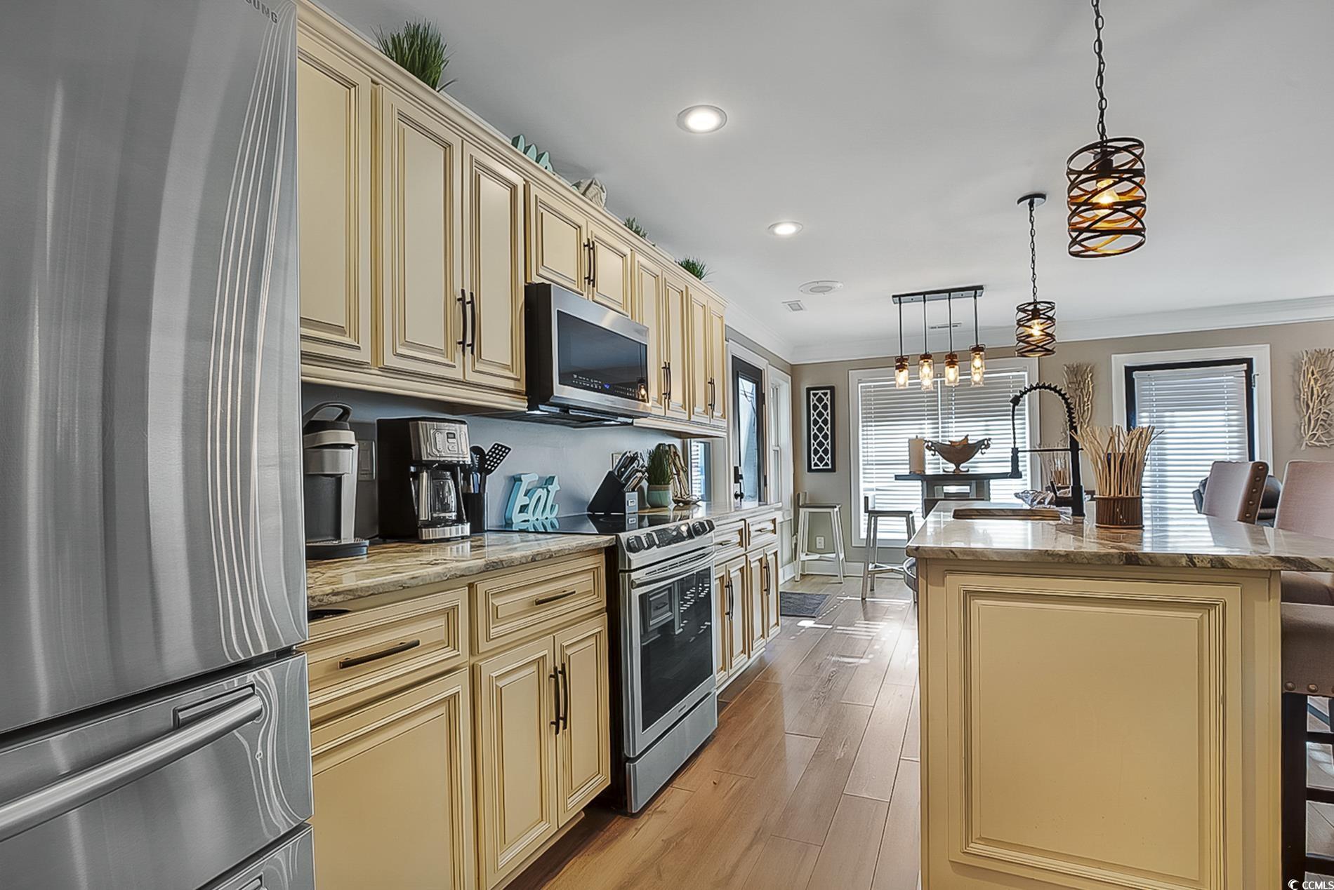 6001 South Kings Hwy.