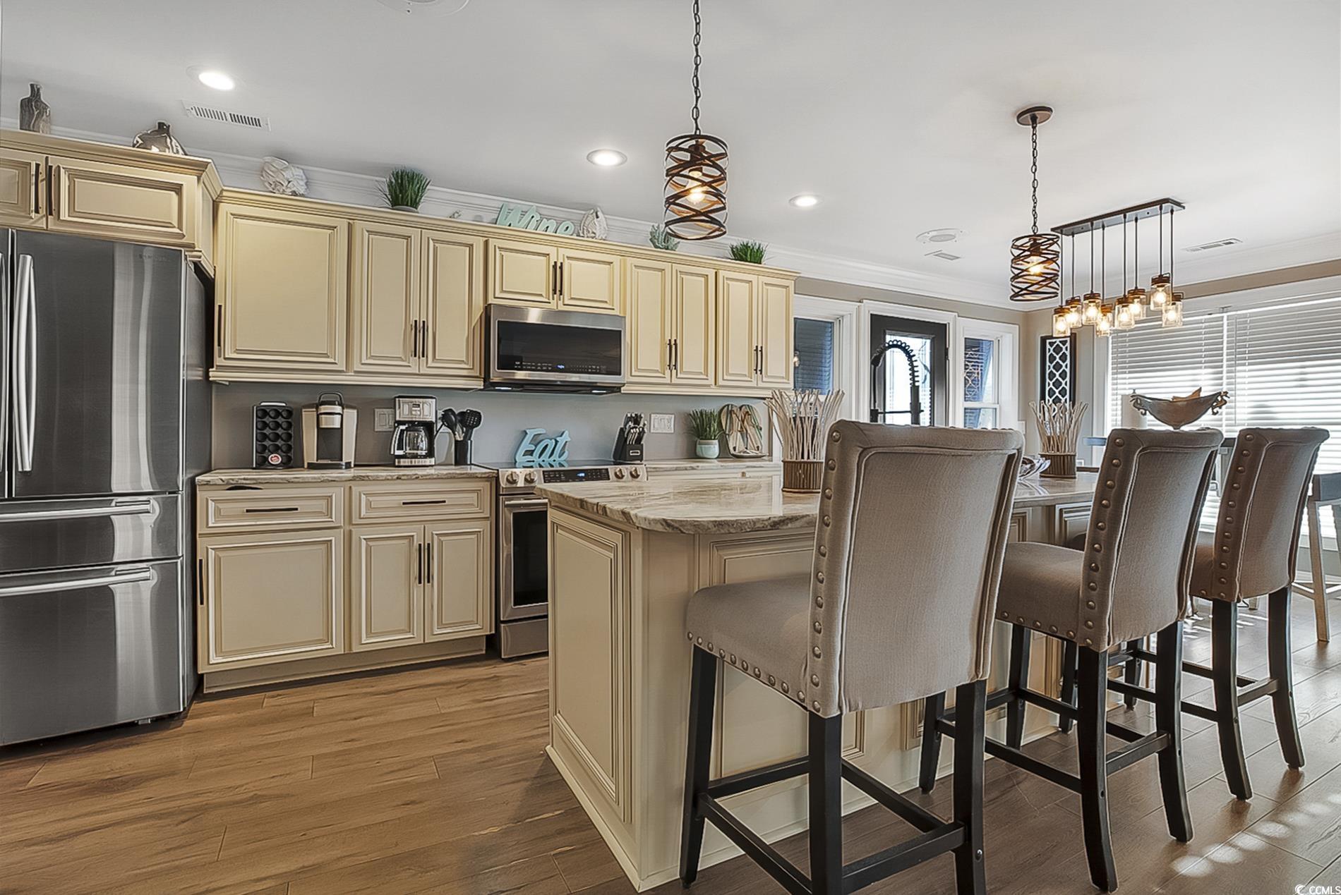 6001 South Kings Hwy.