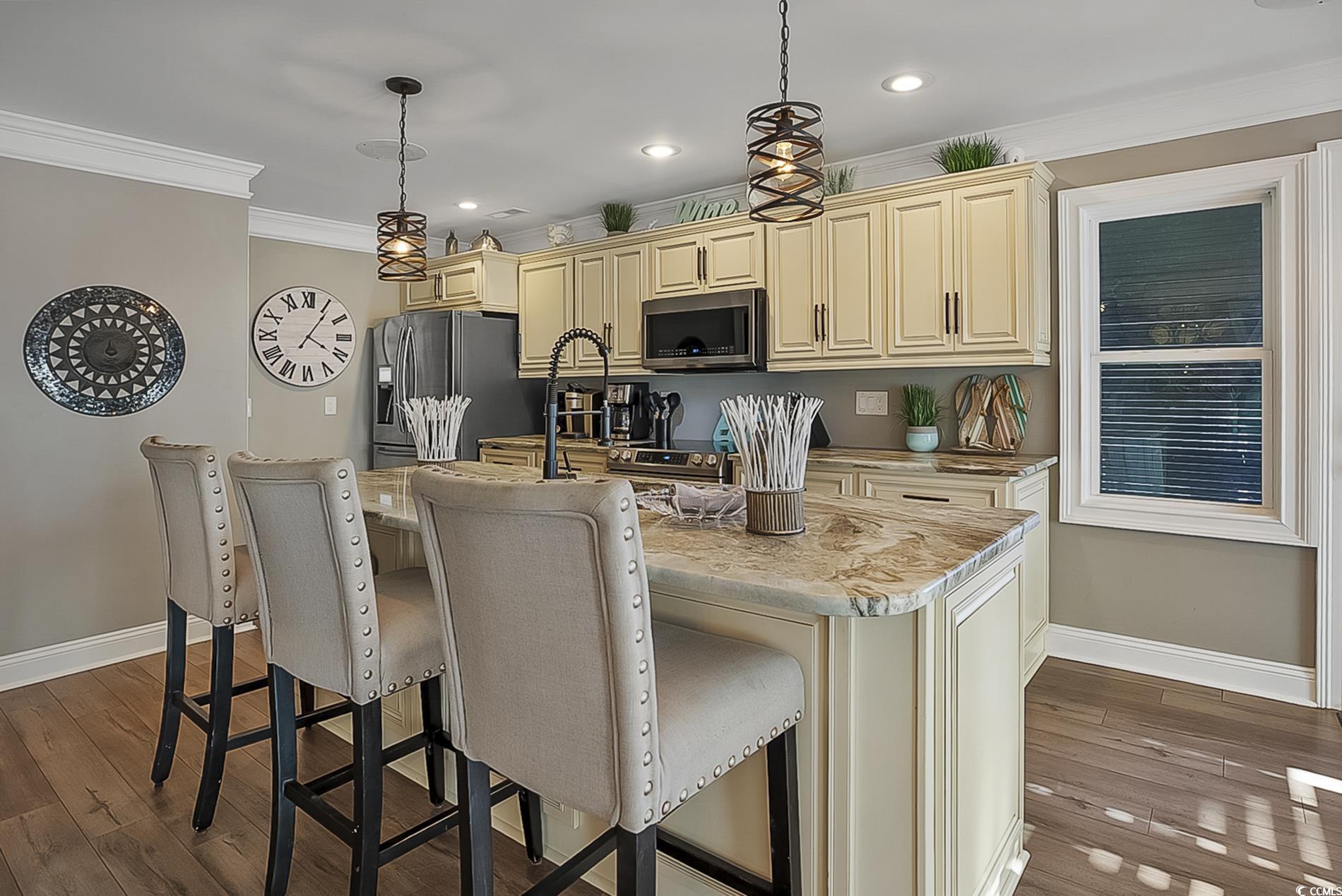 6001 South Kings Hwy.