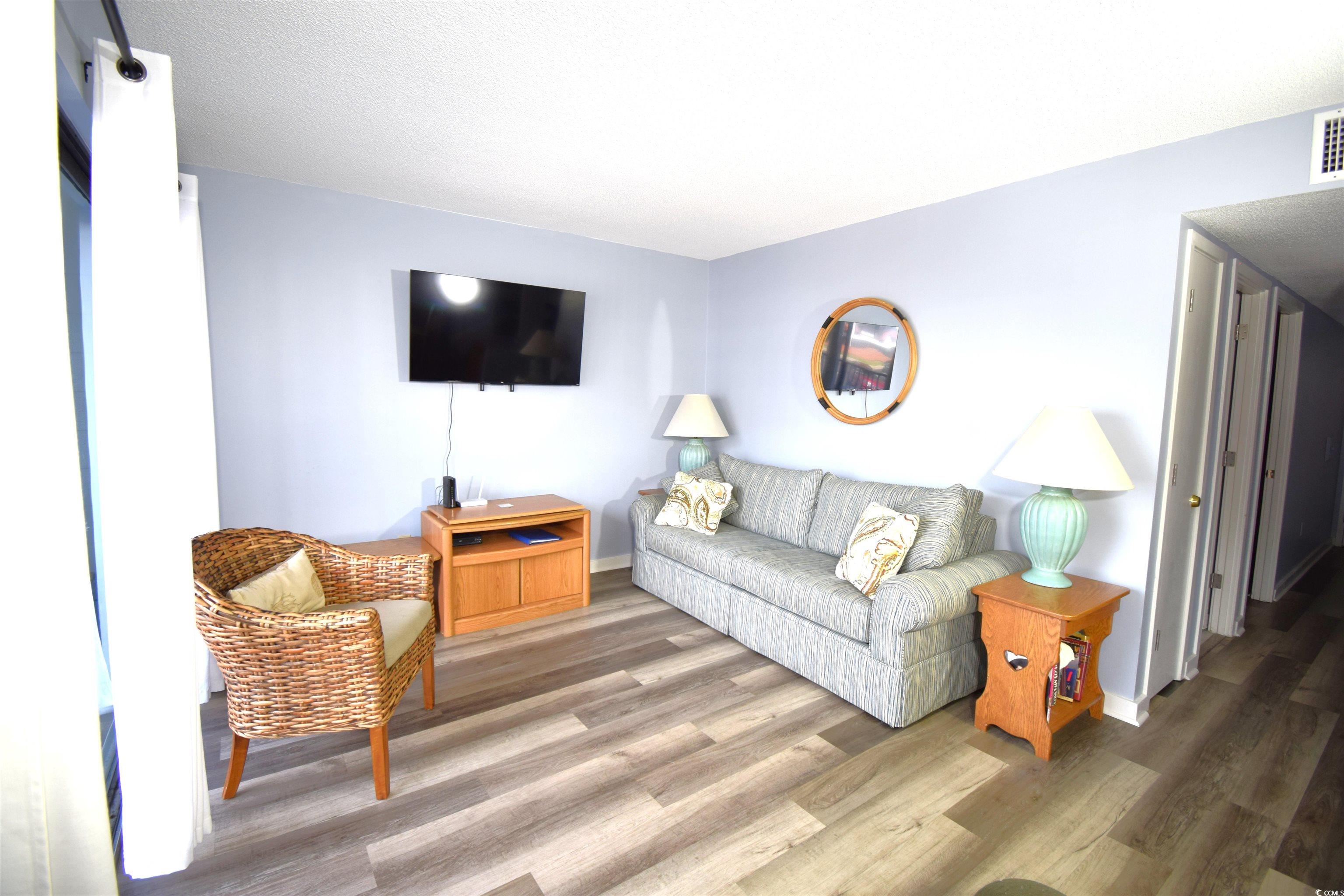 5905 South Kings Hwy. Unit: 211 B