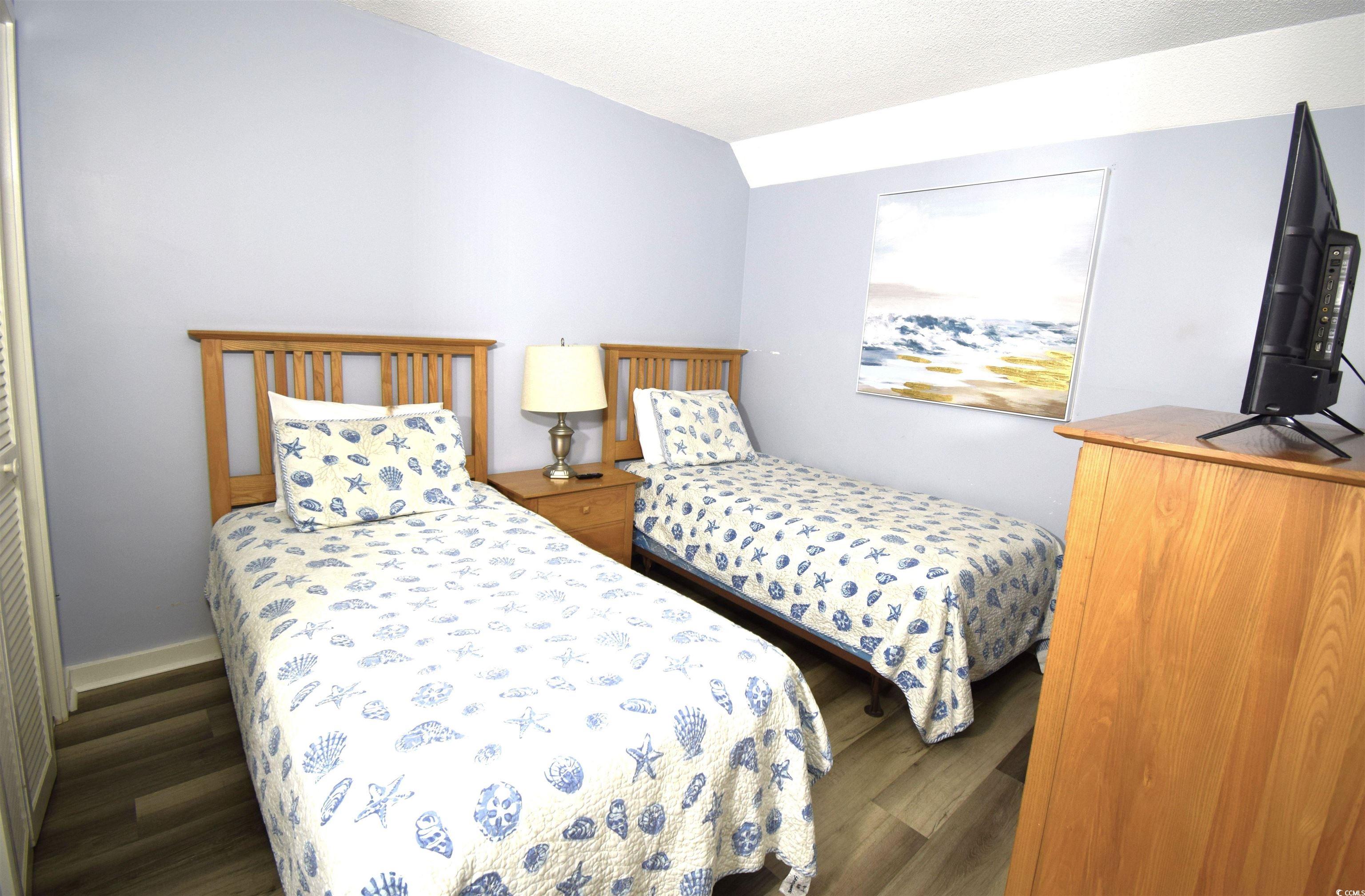 5905 South Kings Hwy. Unit: 211 B