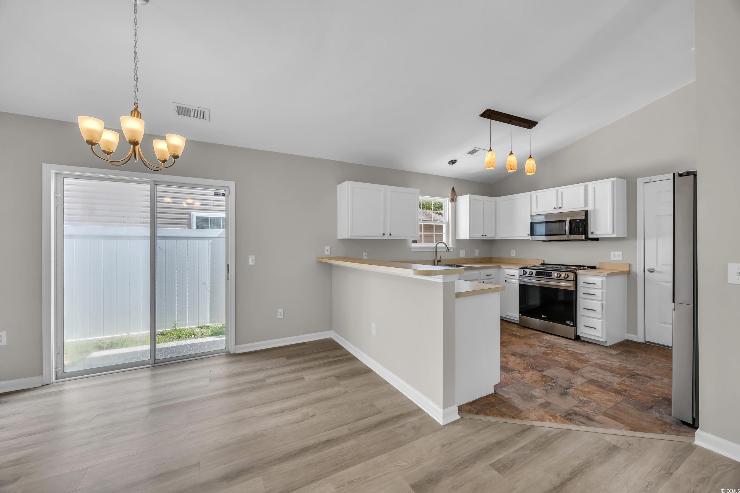 1077 Stoney Falls Blvd.