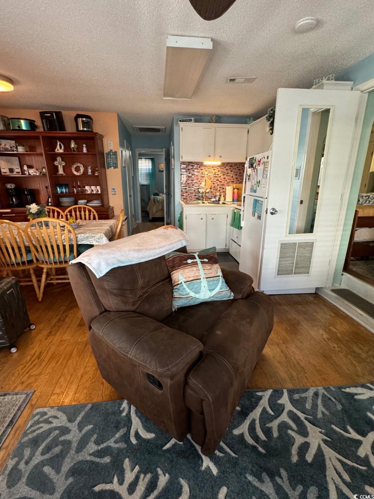 6001 - 5723 Kings Hwy.