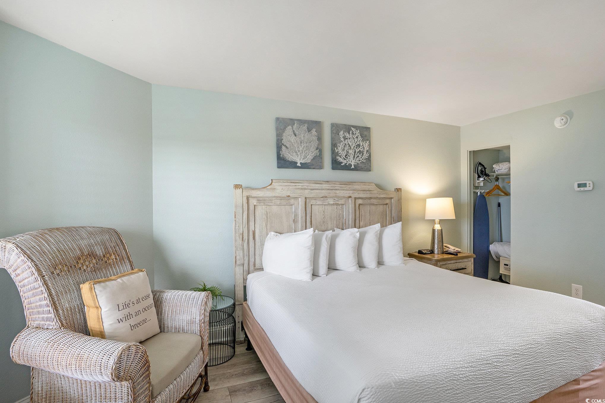 157 Seawatch Dr. Unit: 814